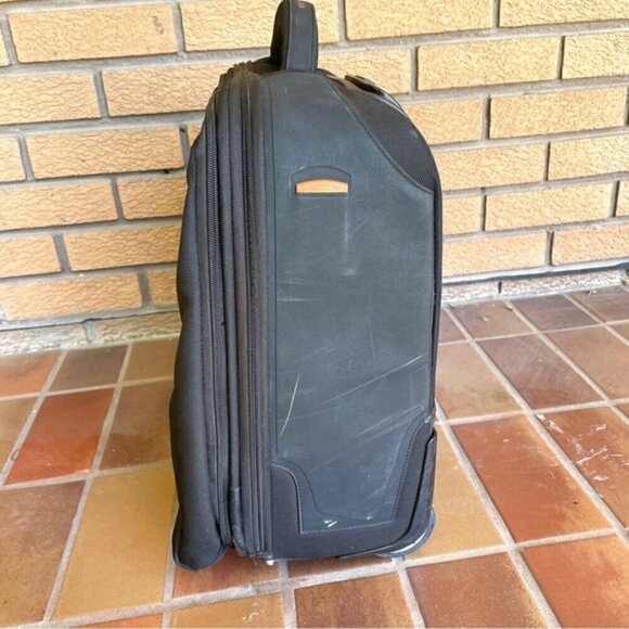 Mandarina Duck Black Work Trolley Pilot Case - great for work travellers! - Picture 7 of 15